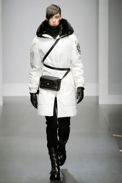 Look 25